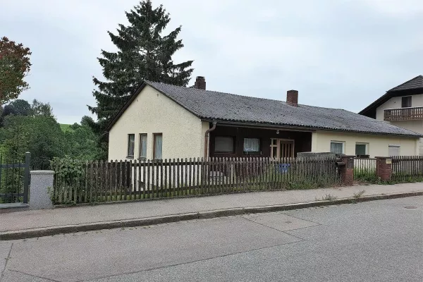 Einfamilienhaus mit Garten, Terrasse und Garage kaufen in 84036 Landshut