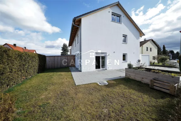 Doppelhaushälfte mit Garten, Garage & Keller kaufen in 85053 Ingolstadt