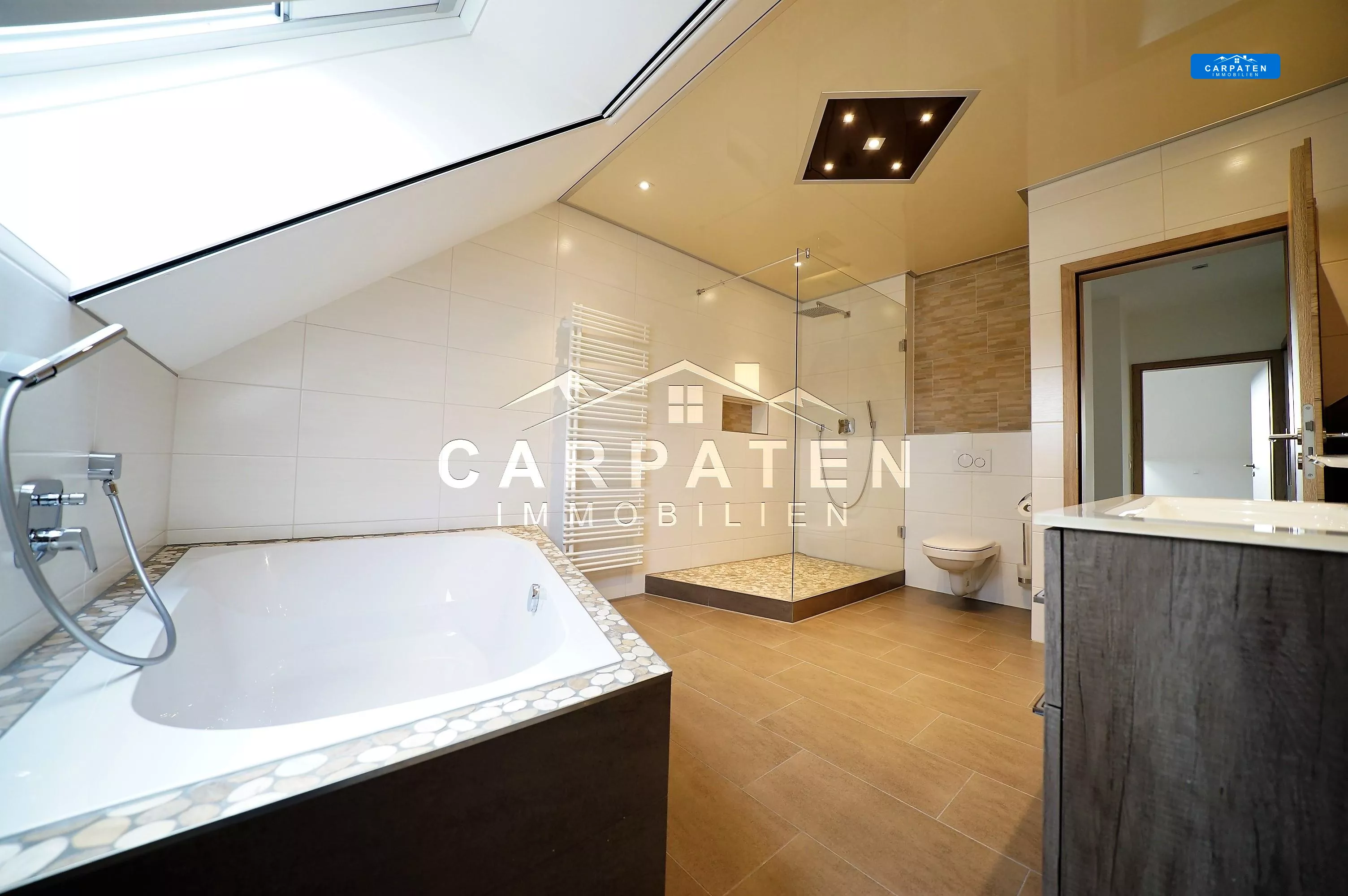 Badezimmer DG.