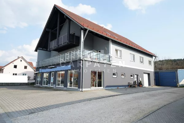 Geschäftshaus mit 2 Betriebswohnungen - 93173 Wenzenbach