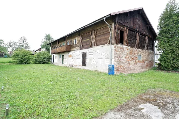 Liebhaberimmobilie, renovierungsbedürftiges Bauernhaus unter Denkmalschutz - 84494 Niedertaufkirchen