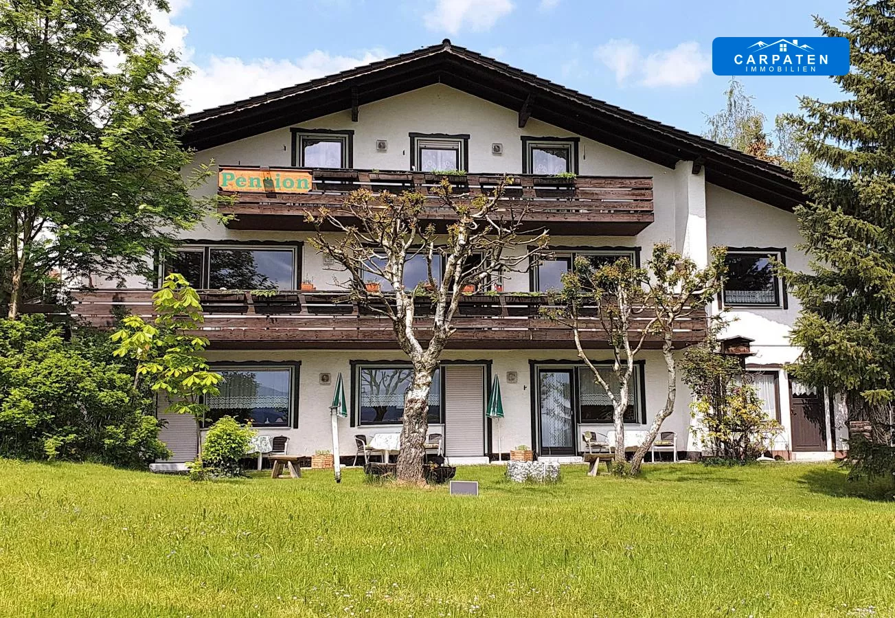 Ansicht Terrasse und Balkone Süd-Ost
