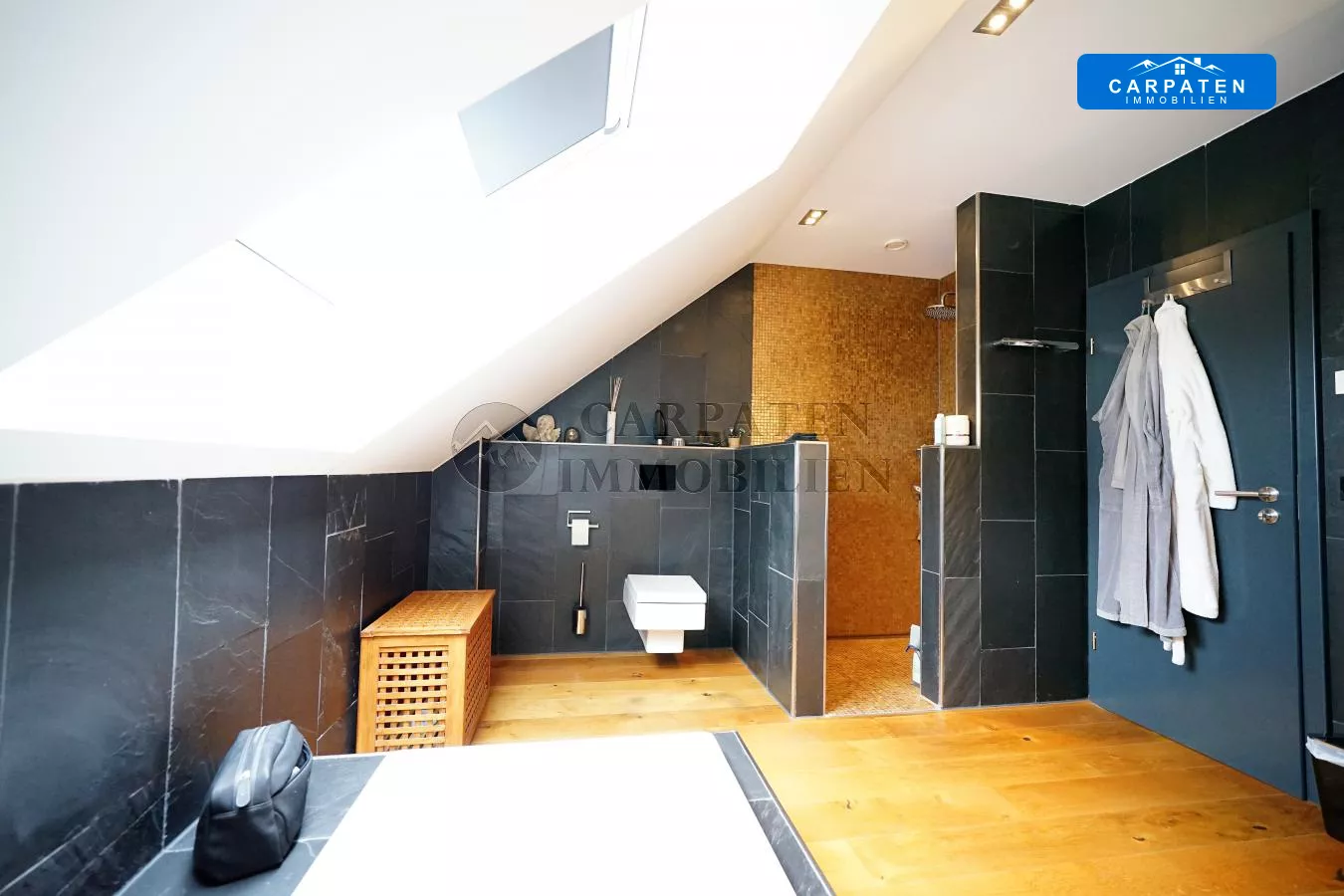 Badezimmer OG.