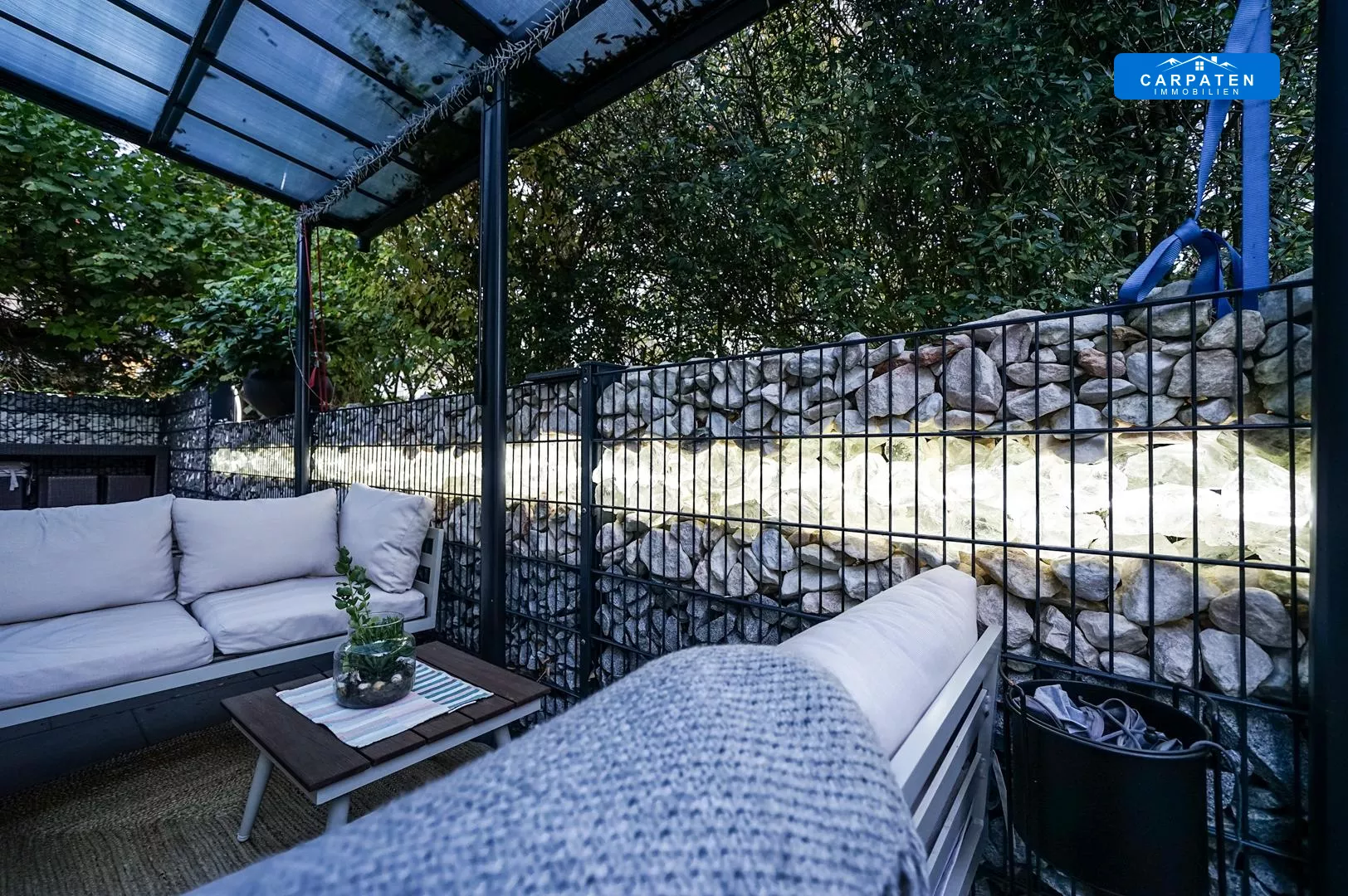 Gabionenzaun mit LED-Gabionen Beleuchtung
