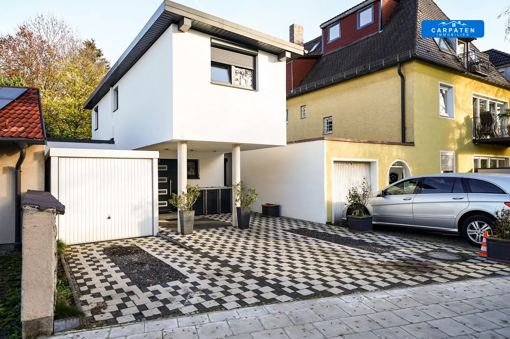 Straßenansicht