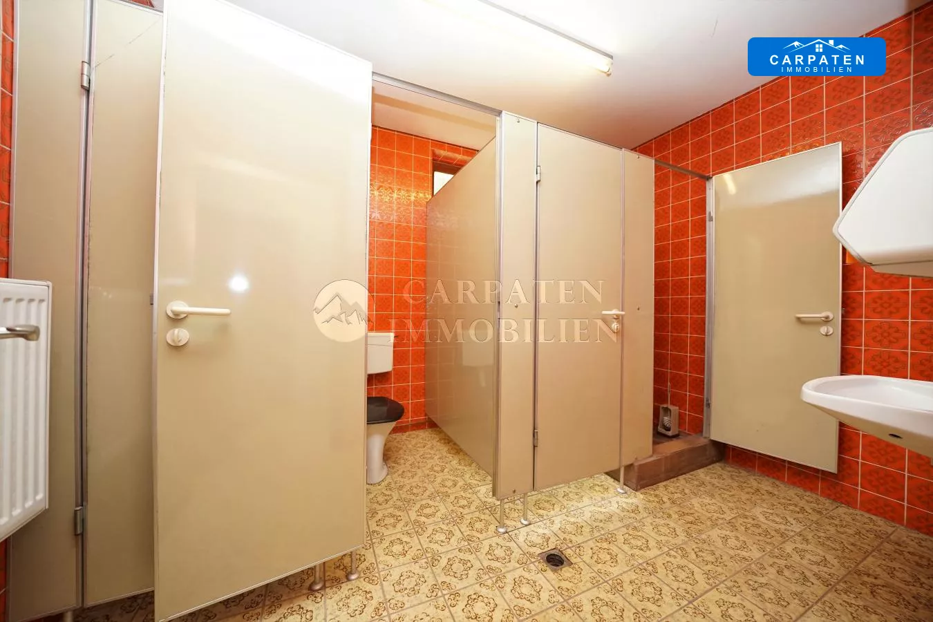 Damentoiletten mit Dusche KG