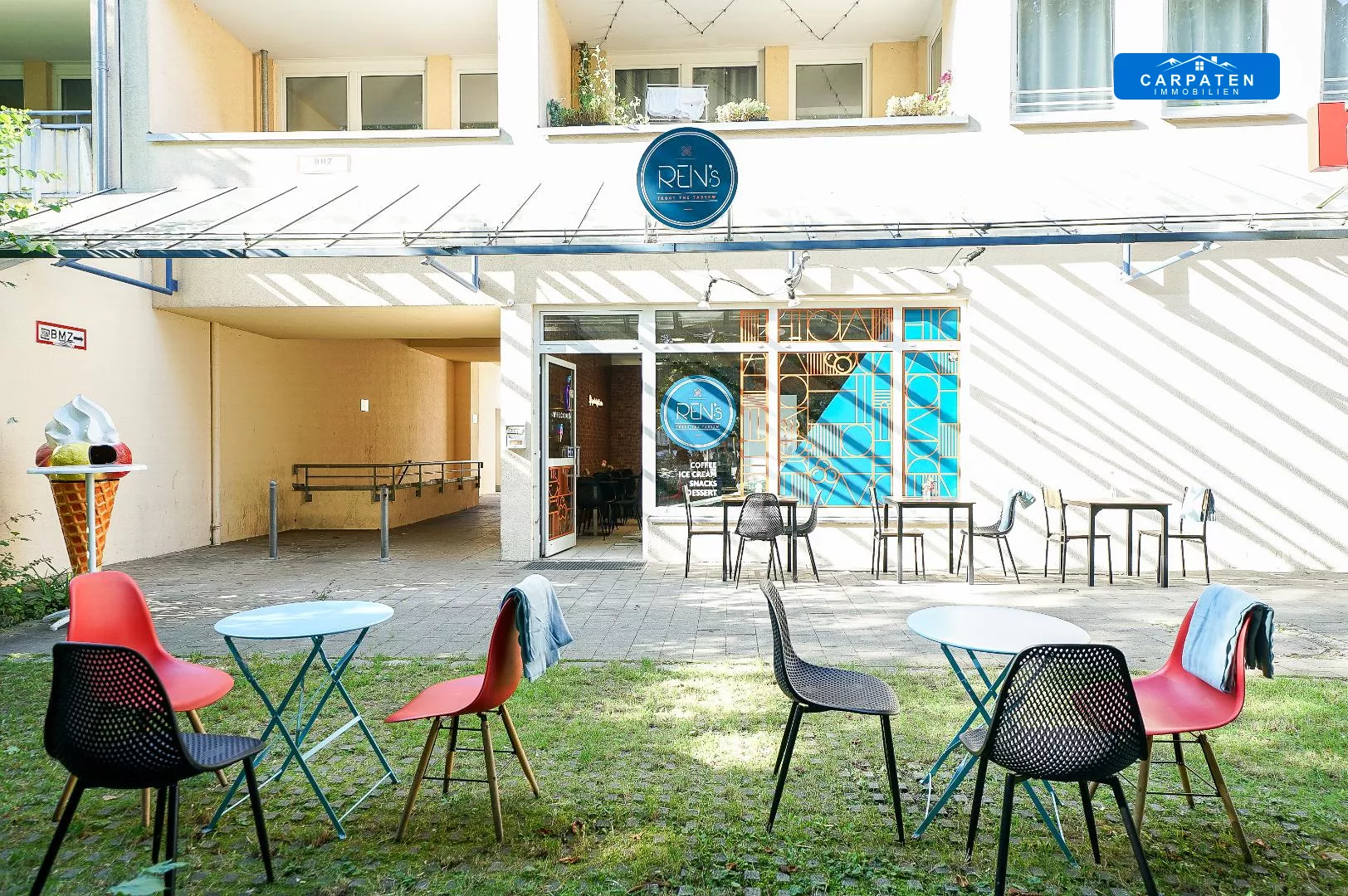 Außenansicht mit Terrasse (2)