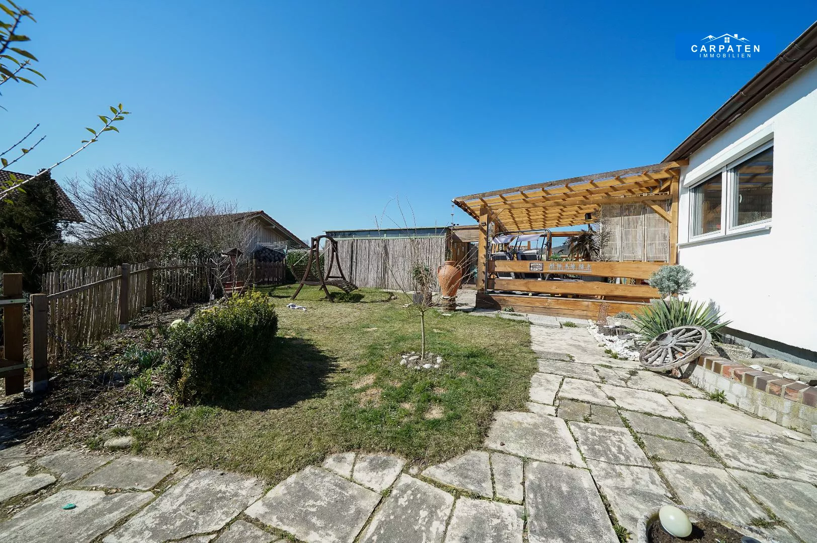 Garten & Loggia