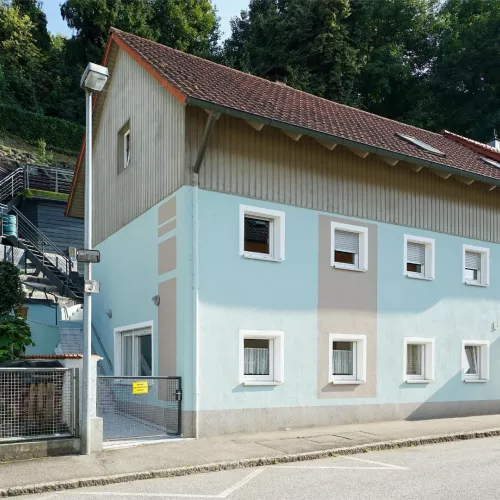 Doppelhaushälfte mit Garten, Terrasse & Einbauküche kaufen in 94405 Landau an der Isar