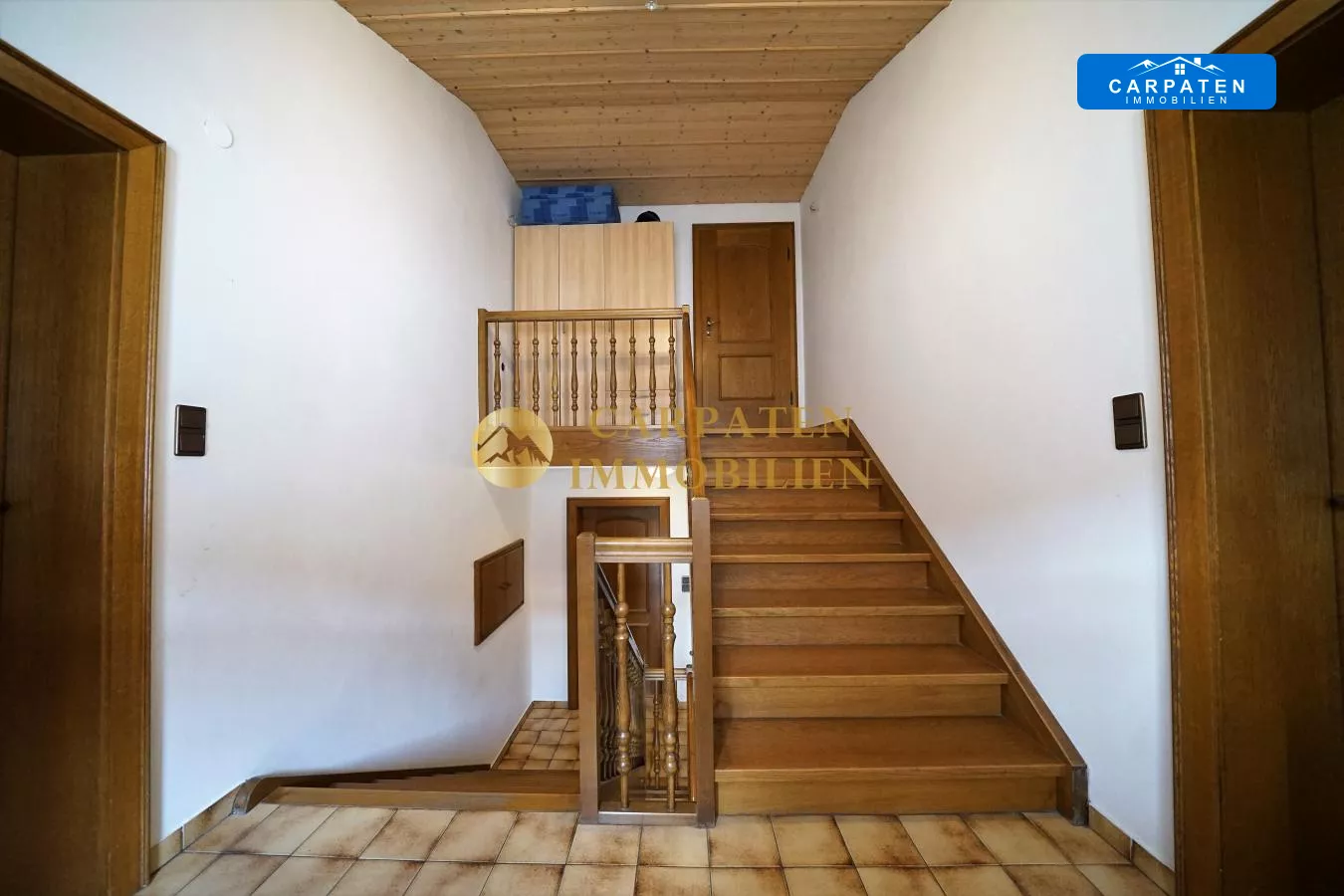 Treppen und Flur OG