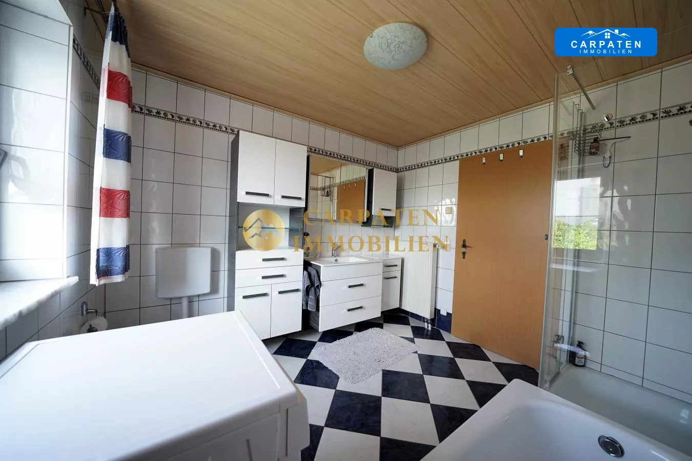 Badezimmer DG.