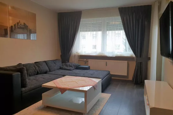 4,5-Zimmer-Wohnung mit Balkon, Garage & Keller kaufen in 93333 Neustadt