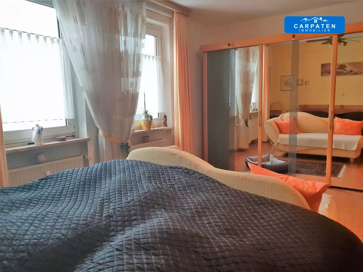 Schlafzimmer (2)